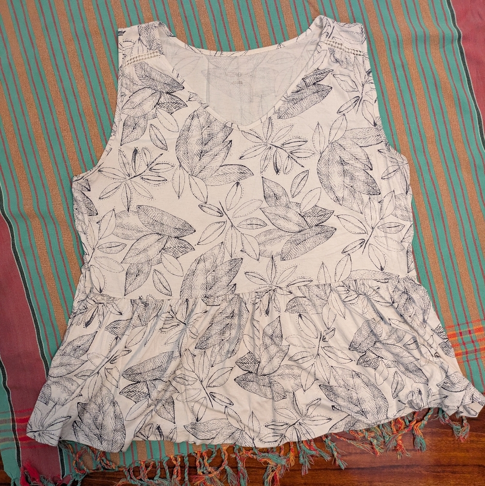 Merona Black and White Leaf Print Sleeveless Blouse